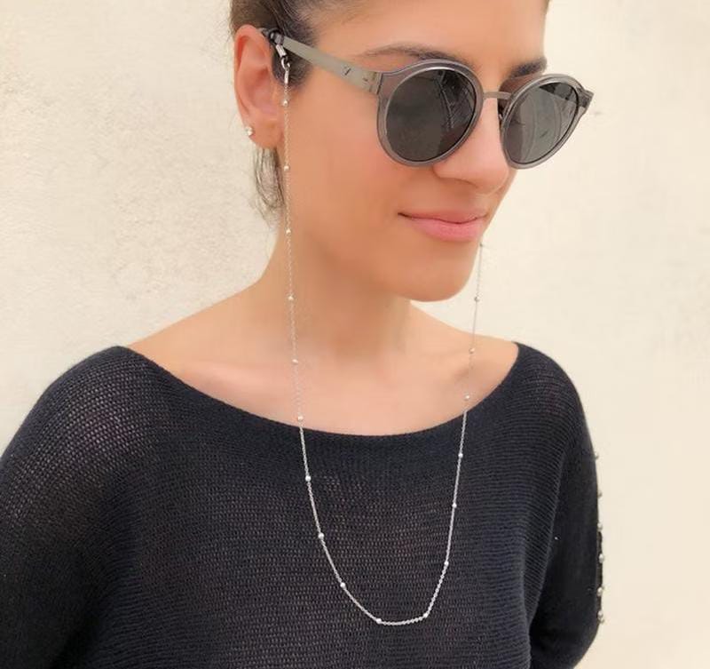 LuxeChain – Versatile Eyewear & Mask Holder